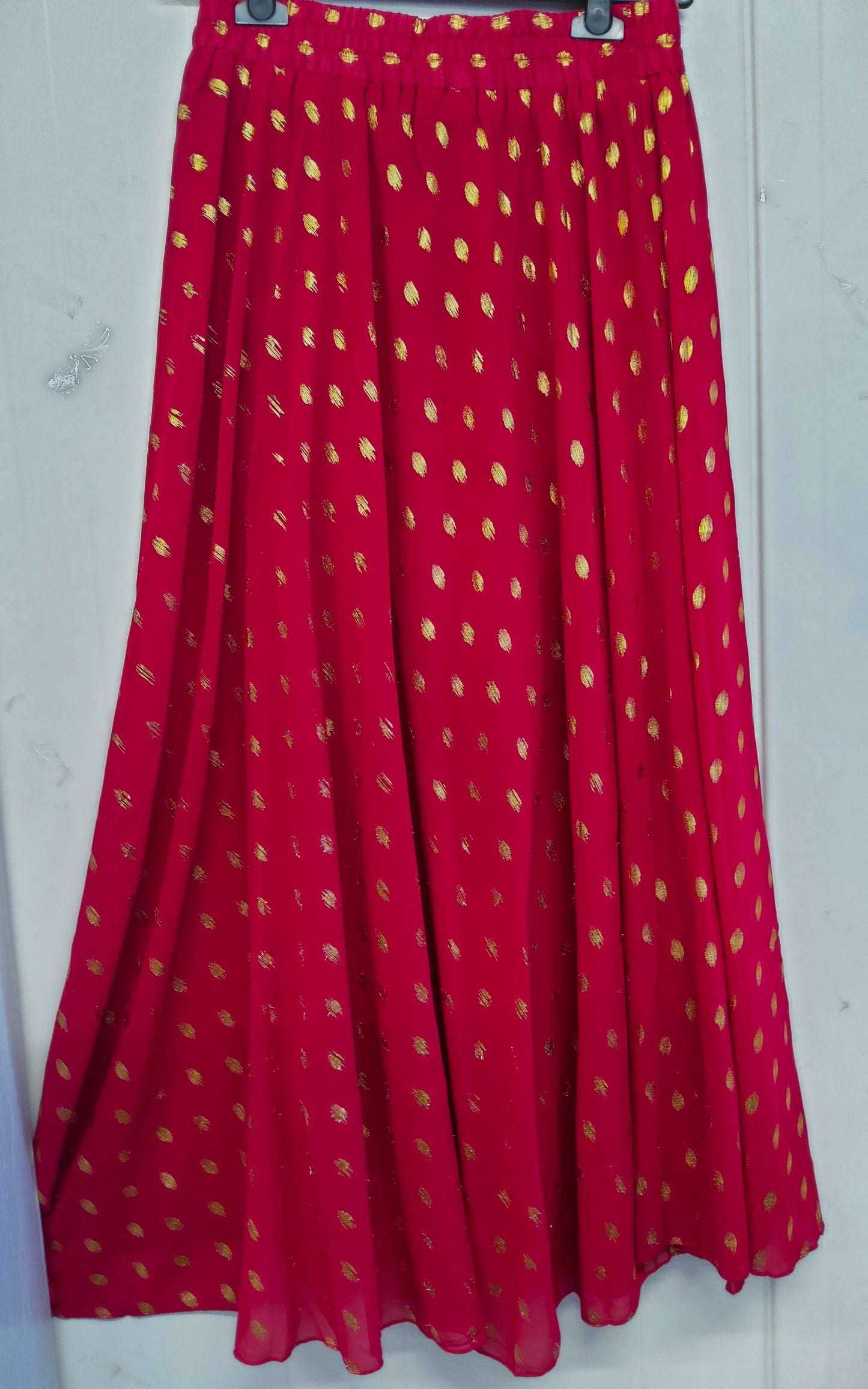 SIFOONIST MAXISEELIKUD KULDSETE TÄPPIDEGA ALUSSEELIKUGA