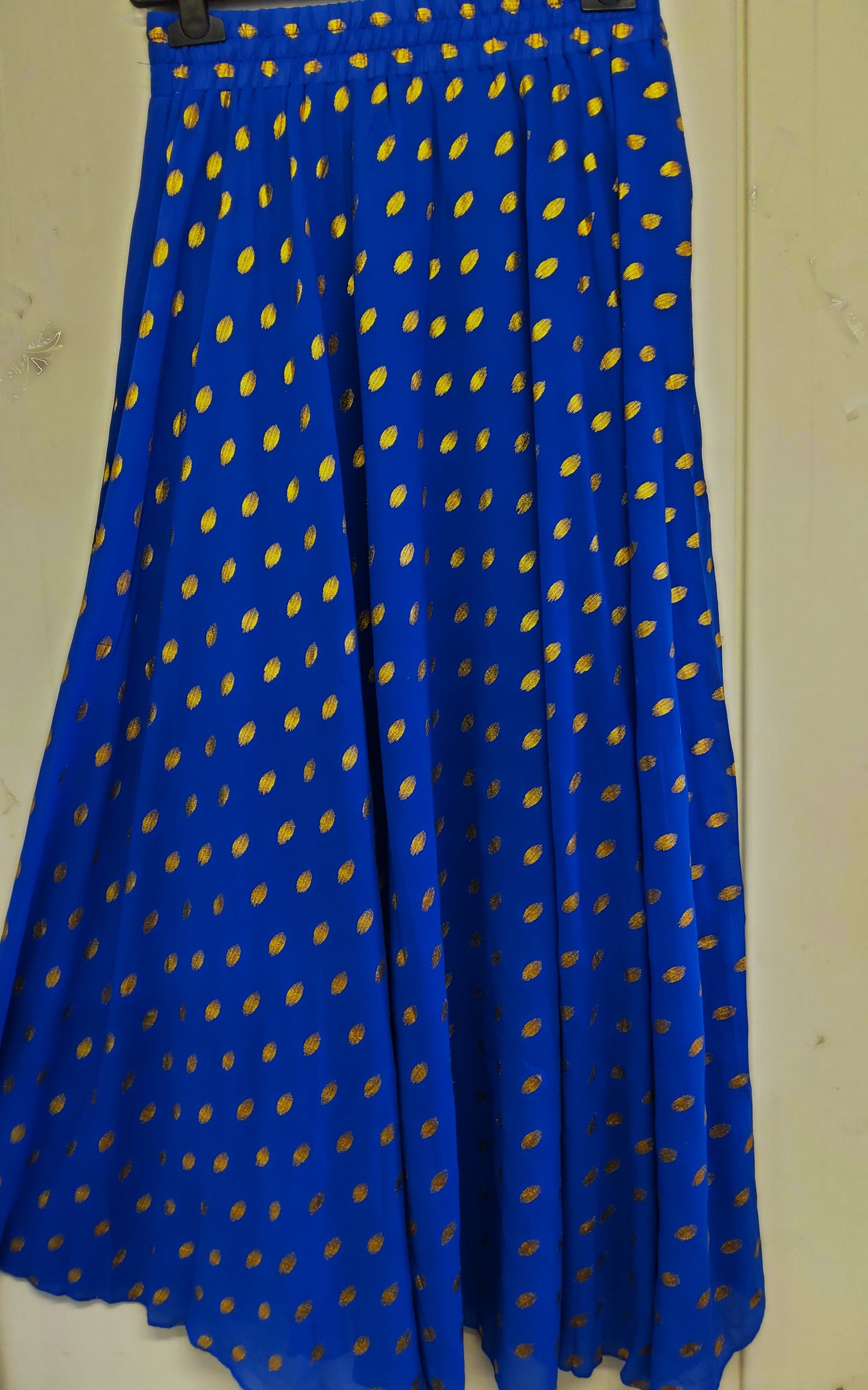 SIFOONIST MAXISEELIKUD KULDSETE TÄPPIDEGA ALUSSEELIKUGA