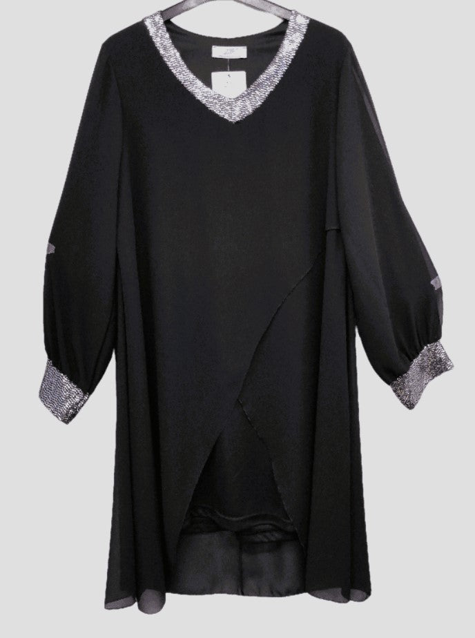 PLUSS SUURUS KLEIT, VARRUKAD LÕHIKUGA